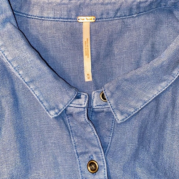 Free People Denim Linen Chambray Frayed Edge Sleeveless Blouse Tank Top Pockets - Picture 7 of 10